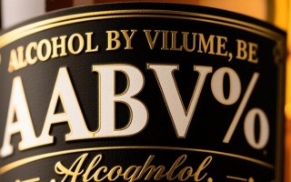 全球酒精度最高的酒是多少度？