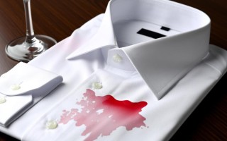 白衬衣上红酒渍，清洗难题如何解？