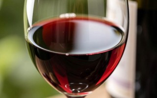 如何准确鉴别红酒的品质优劣？