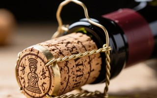 红酒瓶塞如何变身创意艺术品？