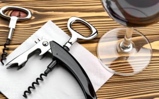 红酒开瓶塞的技巧与注意事项？