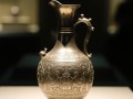 明代锡酒瓶价值几何？价格之谜待解。