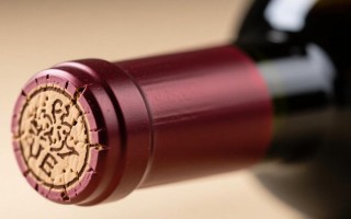 红酒酒帽颜色究竟有何秘密？