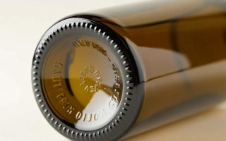 辨别红酒真伪，有哪些简单有效的方法？