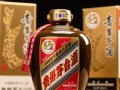 茅台坛装酒图片引人好奇，这坛酒背后有何秘密？