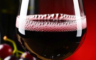 红酒有气泡是否影响其品质与口感？