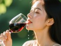夏日红酒养生之谜？究竟有何独特益处？