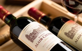 艾丽红酒价格为何如此悬殊？揭秘品质与价格关系