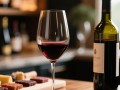 如何正确品尝红酒，掌握品酒技巧？